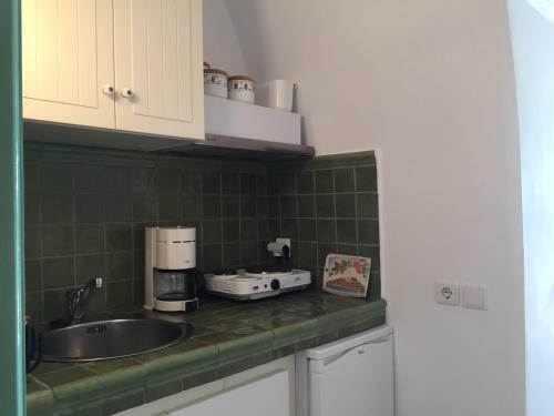 Hostal Villa Lemonia - Guest House