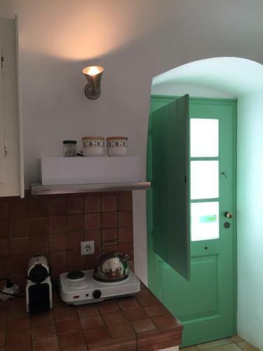 Hostal Villa Lemonia - Guest House
