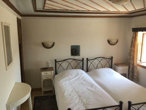 Elafotopos Hotel