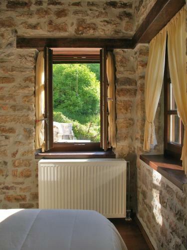Hostal Oihalia Guesthouse