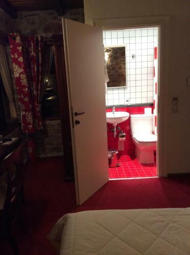 Hostal Oihalia Guesthouse
