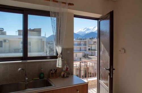 Laconian Collection Thermopylon Road Comfy Apartment