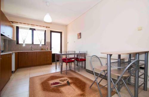 Laconian Collection Thermopylon Road Comfy Apartment