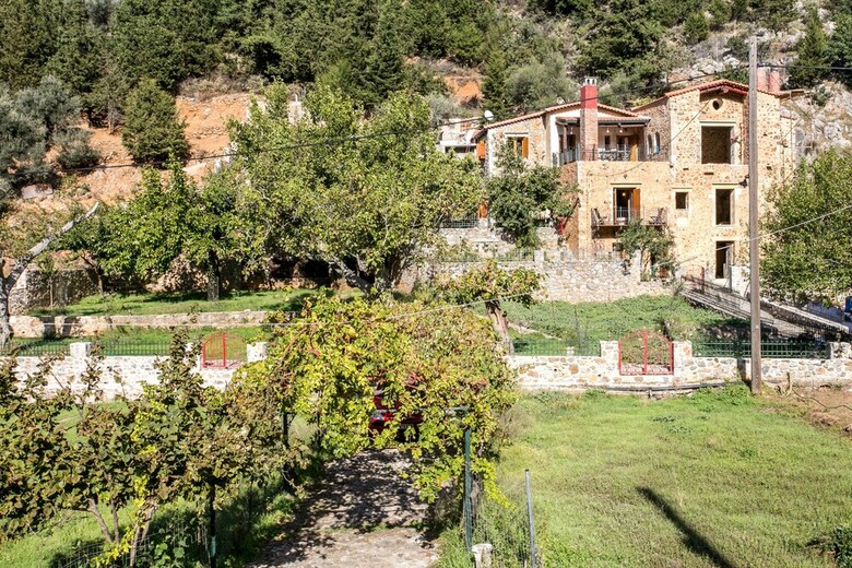 Ifigenia Theriso Village