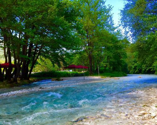 Hostal Dipla Sto Potami (Next To The River)