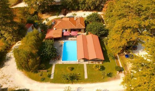Hostal Dipla Sto Potami (Next To The River)