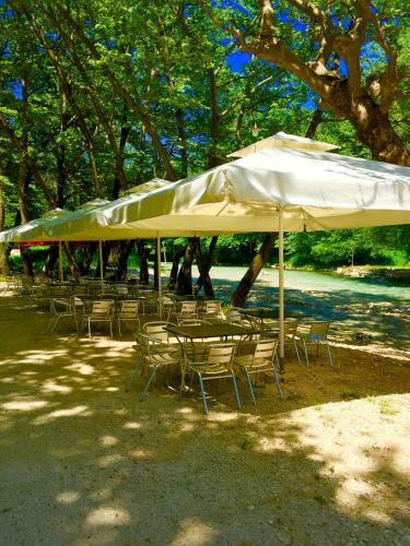 Hostal Dipla Sto Potami (Next To The River)