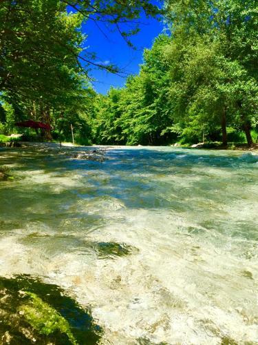 Hostal Dipla Sto Potami (Next To The River)