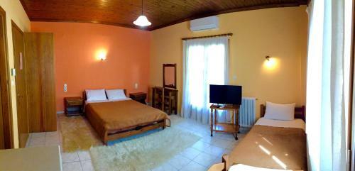 Hostal Dipla Sto Potami (Next To The River)