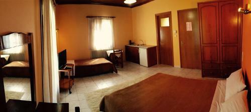 Hostal Dipla Sto Potami (Next To The River)