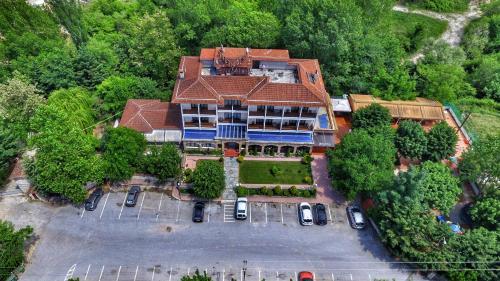 Nefeli Hotel