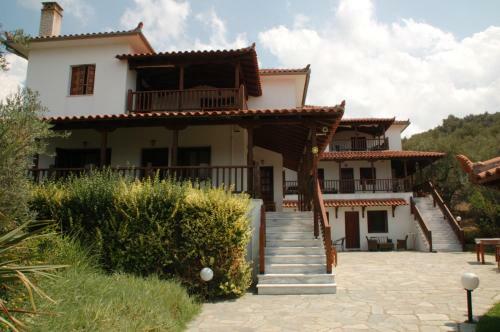 Paradise Studios & Apartments