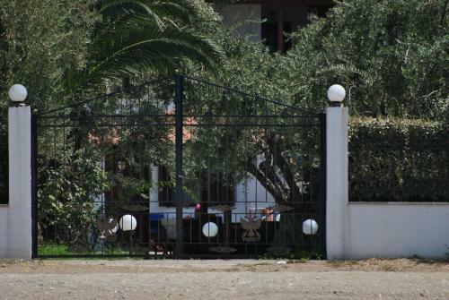 Paradise Studios & Apartments