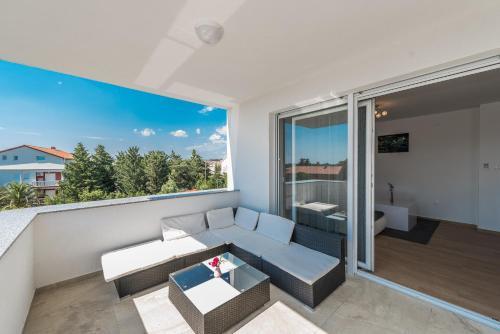 Apartamento Andy 2 Modern & Centrally Ap With A Pool