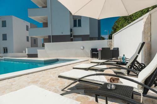 Apartamento Andy 2 Modern & Centrally Ap With A Pool
