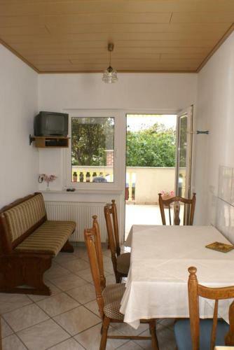 Apartments By The Sea Mandre, Pag - 4098