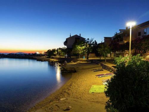 Spacious Apartment In Mandre With Terrace