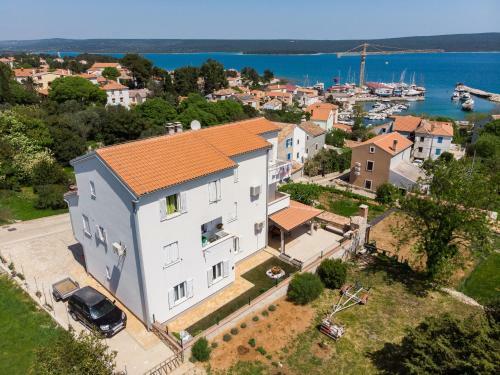 Apartment Mirna