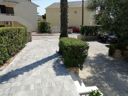 Cozy Apartment Branka With Nice Garden