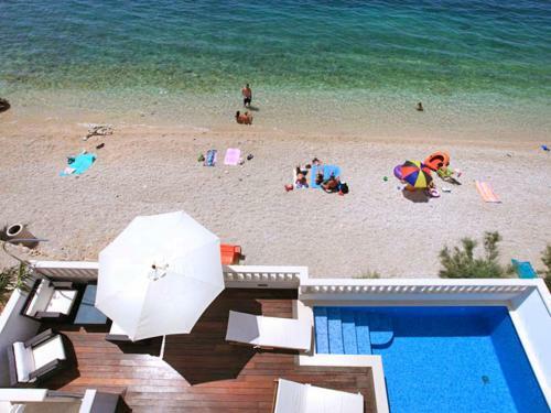 Dicmo Villa Sleeps 10 Pool Wifi