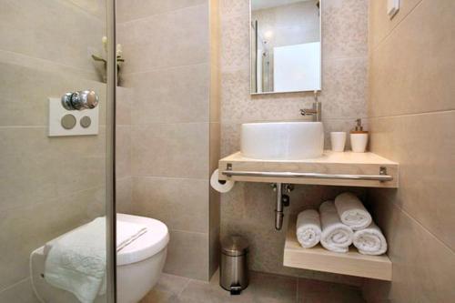 Dicmo Villa Sleeps 10 Pool Wifi