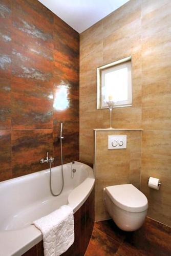 Dicmo Villa Sleeps 10 Pool Wifi