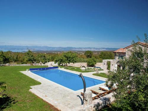An Authentic Stone Villa In Strilcici's Green Paradise