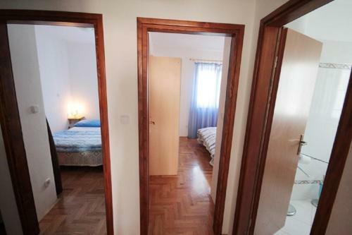 Pinter Apartment
