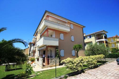Pinter Apartment