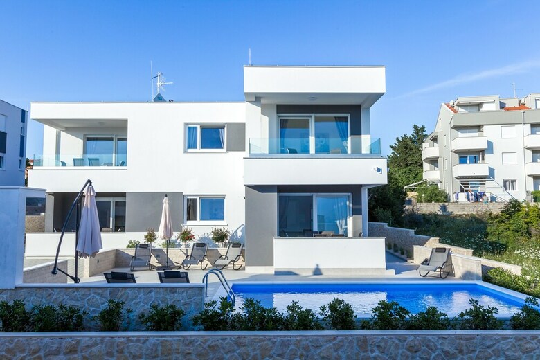 Apartamentos Funtastic Pool Villas