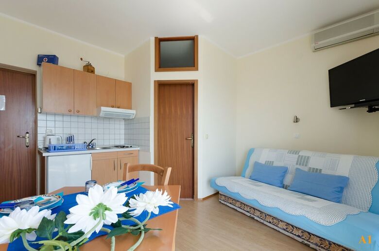 Hostal Apartments And Room Drazen