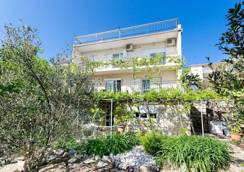 Hostal Apartments And Room Drazen