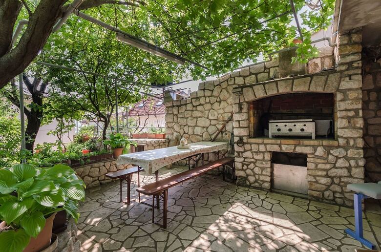 Hostal Apartments And Room Drazen