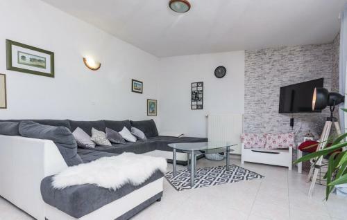 Apartments Sura?