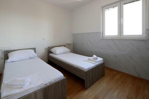 Summer Vibes Apartments