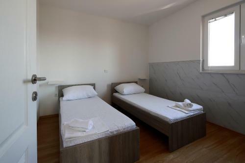 Summer Vibes Apartments