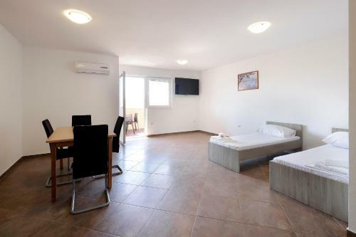 Summer Vibes Apartments