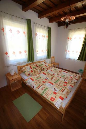 Hostal B�nv�lgye Guest House
