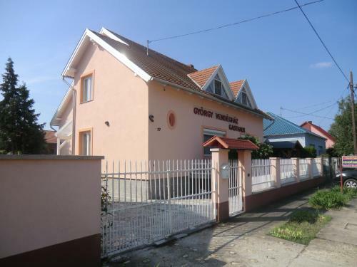 Hostal Gy�rgy Vend�gh�z