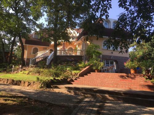 Bed & Breakfast K�ptalan Panzi�