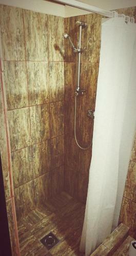 Hostal Airport K�roly Centr�l 75