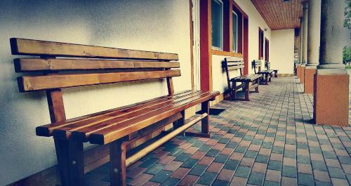 Hostal Airport K�roly Centr�l 75