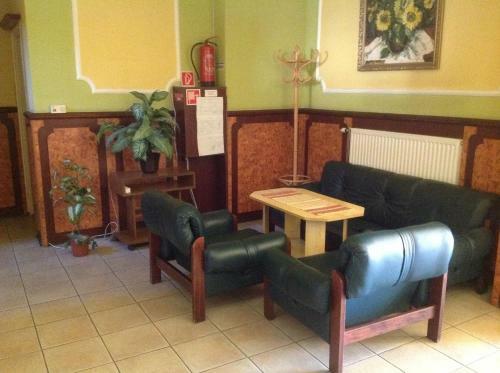 Club Torony Hotel