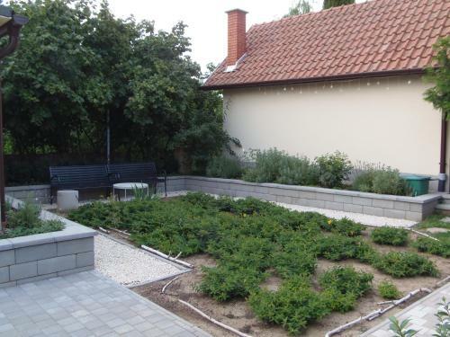 R�zsakert Apartman