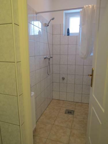 Hostal Artemisz Gasztro