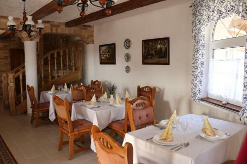 Hostal Menyecskeh�z
