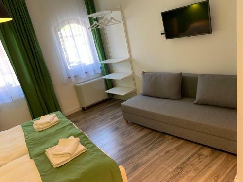 Hostal Kostel �tterem �s Panzi�