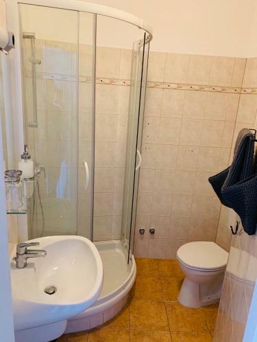 Hostal Kostel �tterem �s Panzi�