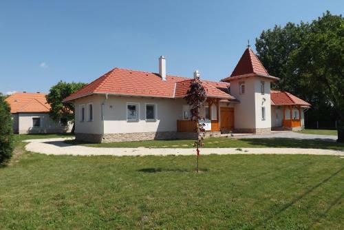Apartamento Nagybajcsi K�rtefa Vendeghaz