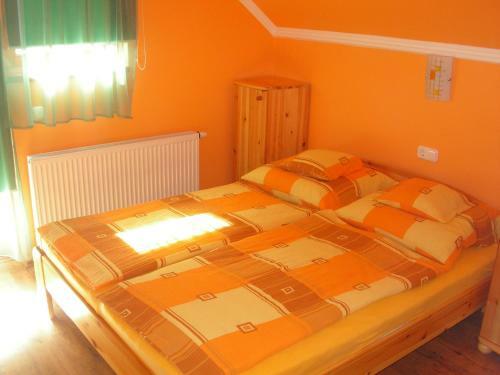 Nefelejcs Fagyiz� �s Apartmanh�z